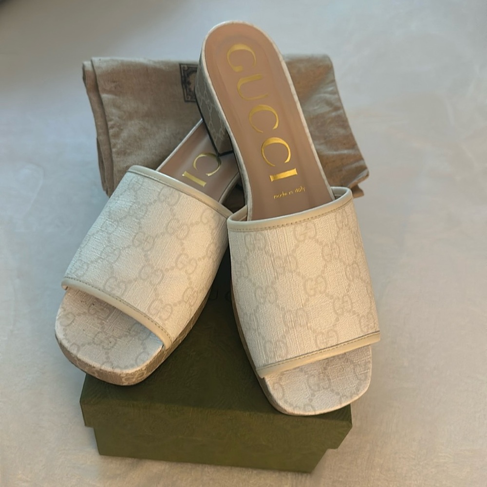 Authentic GUCCI Supreme GG Slides